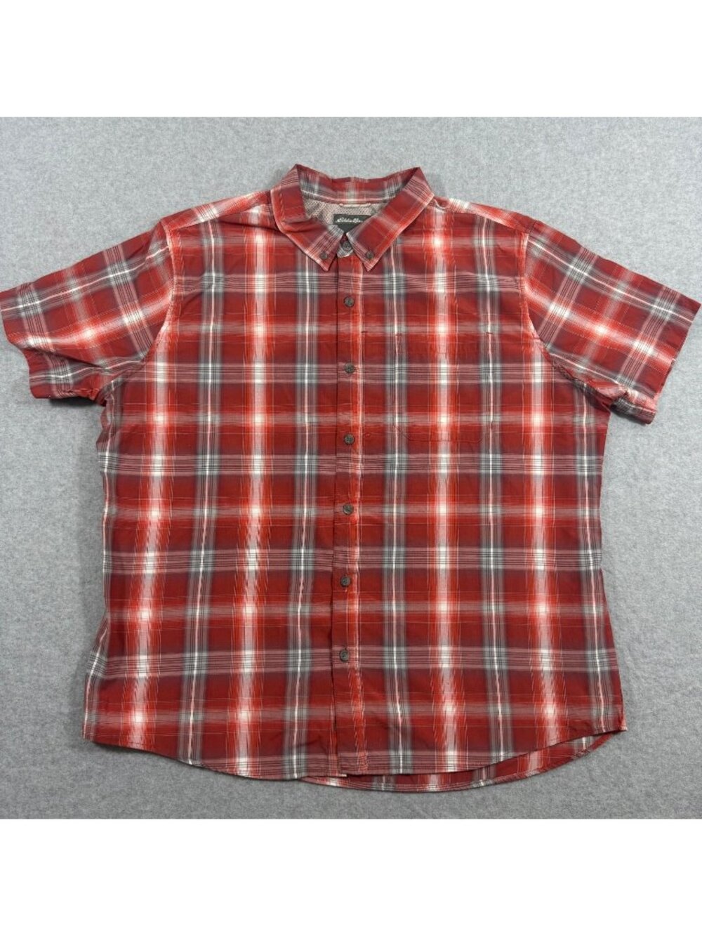 Eddie Bauer Shirt Mens XL Red Plaid Short Sleeve Cotton Blend Button Up Outdoor